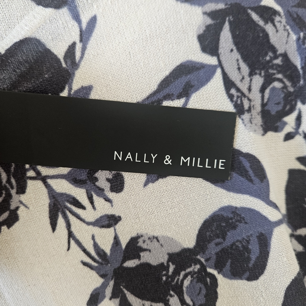 NWT Nally & Millie Floral Knit Top – Size Small NWT - Picture 9 of 12